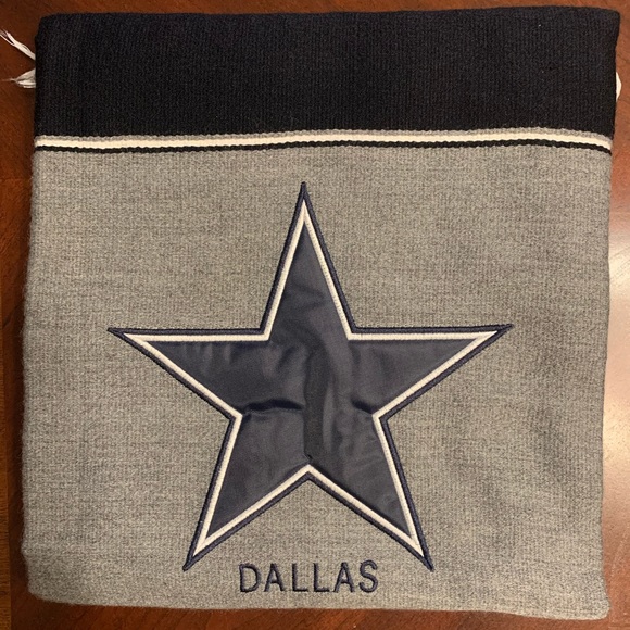 Cowboys poncho - Picture 2 of 3